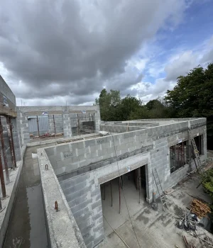 Gros oeuvre en cours sur la commune de Châteaubourg "Création et extension de bureaux administratif"